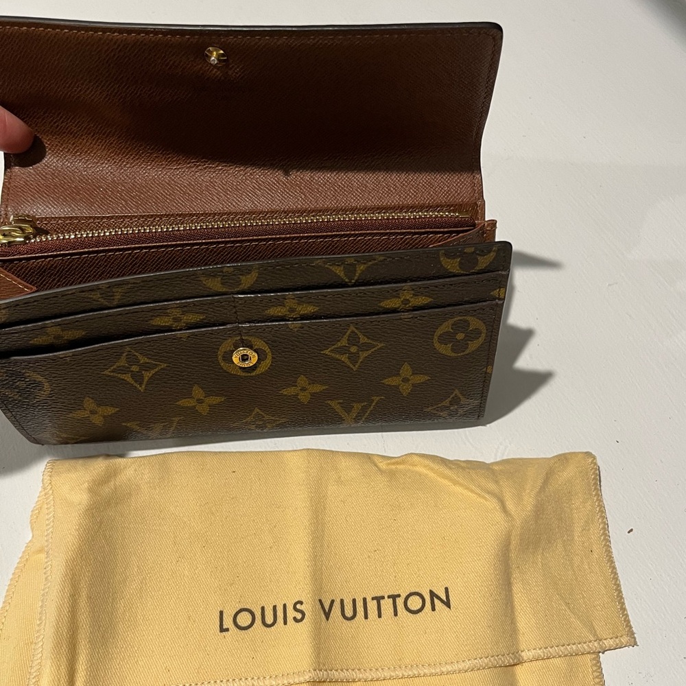 Louis Vuitton Wallet - Picture 5 of 6